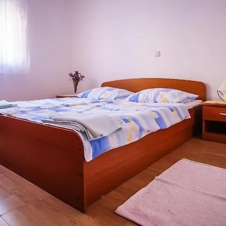 Jasmin Barbat na Rabu